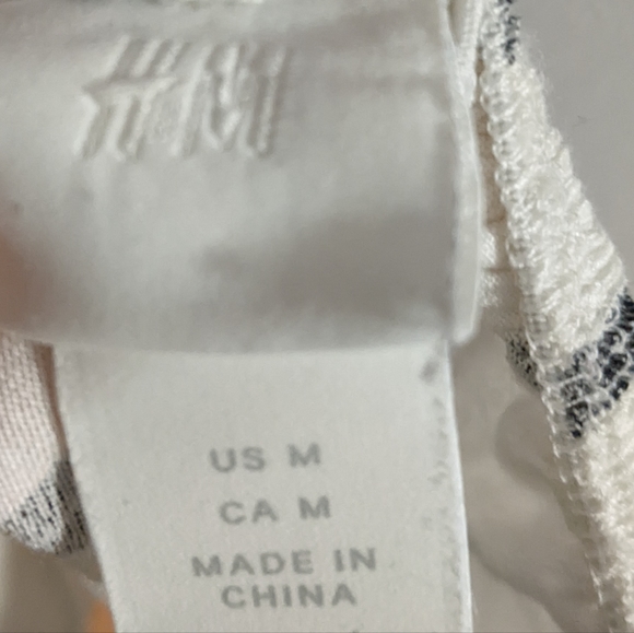 H&M blouse - Picture 2 of 2